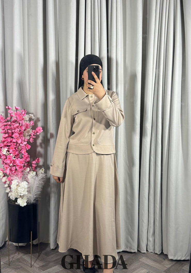 Ensemble veste et jupe en beige