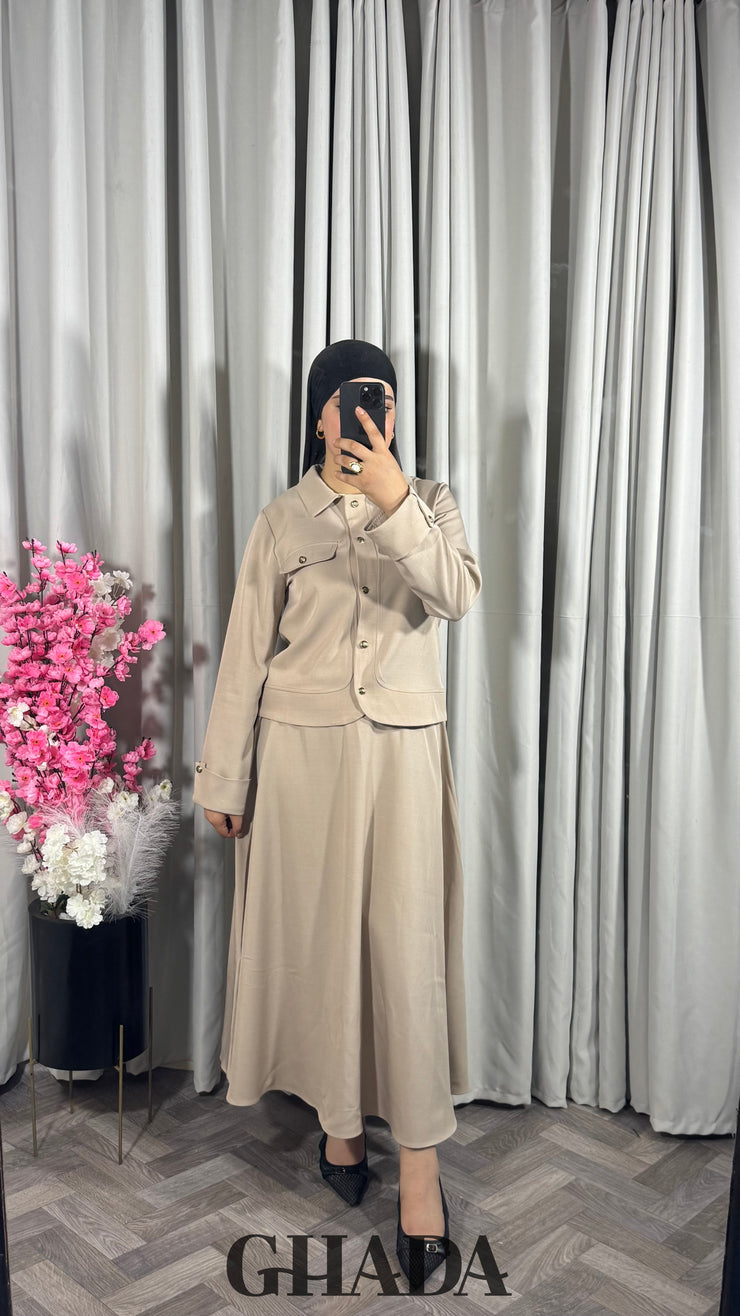 Ensemble veste et jupe en beige