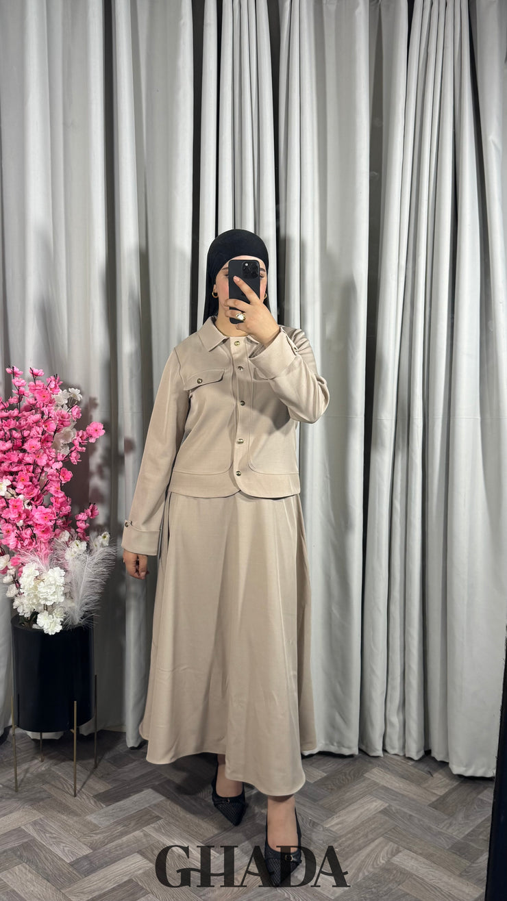 Ensemble veste et jupe en beige