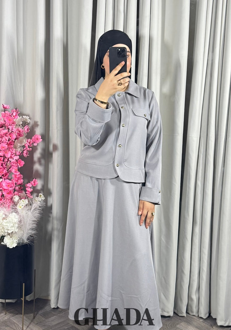 Ensemble veste et jupe en gris