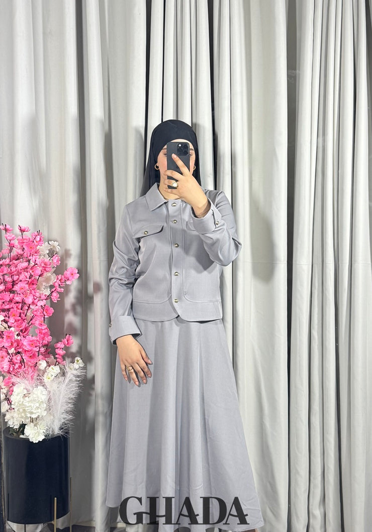 Ensemble veste et jupe en gris