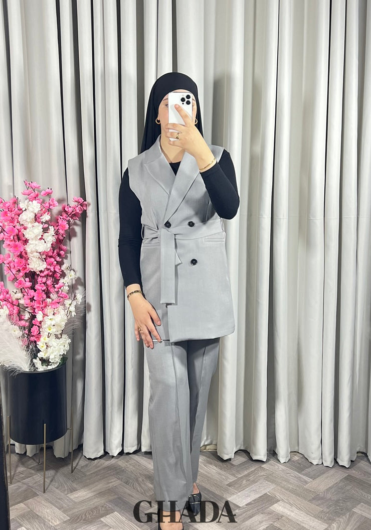 Ensemble gilet et pantalon en gris