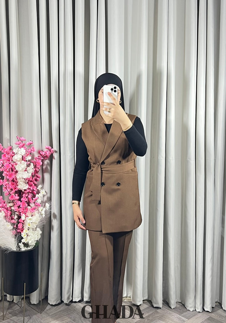 Ensemble gilet et pantalon en marron