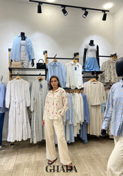 Chemise en lin fleurie