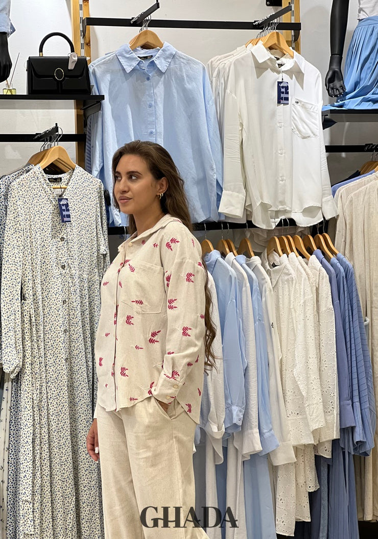 Chemise en lin fleurie