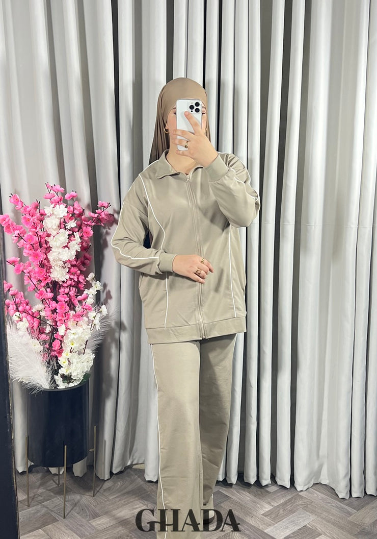 Ensemble survêtement en beige