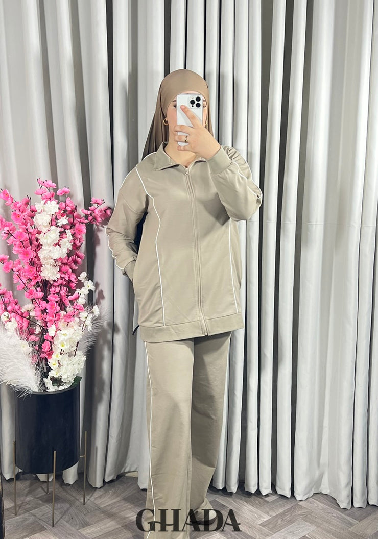 Ensemble survêtement en beige