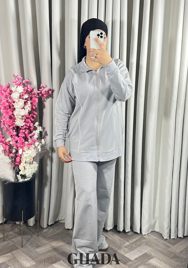 Ensemble survêtement en gris