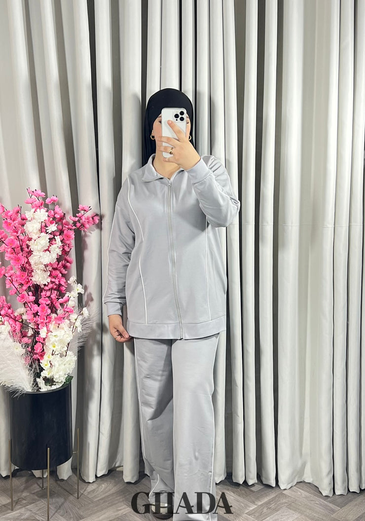 Ensemble survêtement en gris