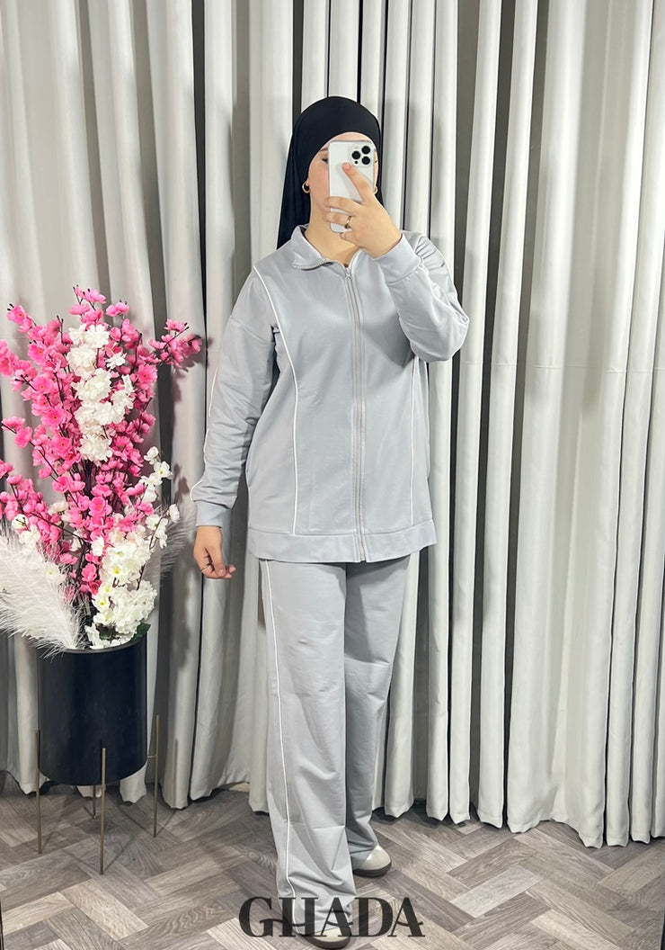 Ensemble survêtement en gris