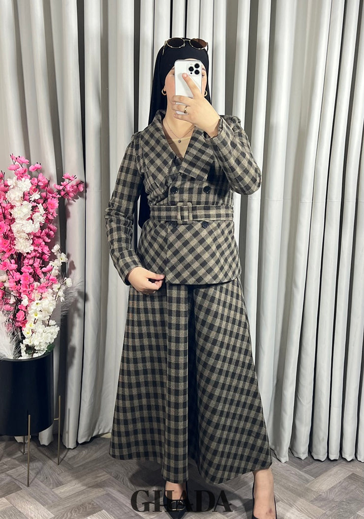 Ensemble veste et jupe à carreaux