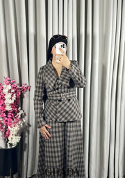Ensemble veste et jupe à carreaux