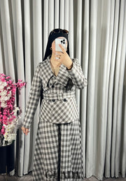 Ensemble veste et jupe à carreaux