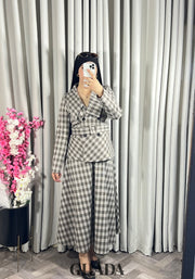 Ensemble veste et jupe à carreaux
