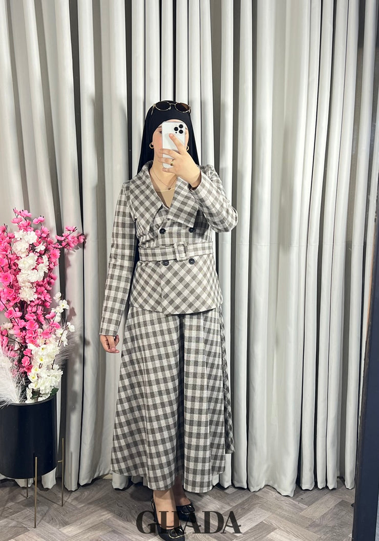 Ensemble veste et jupe à carreaux