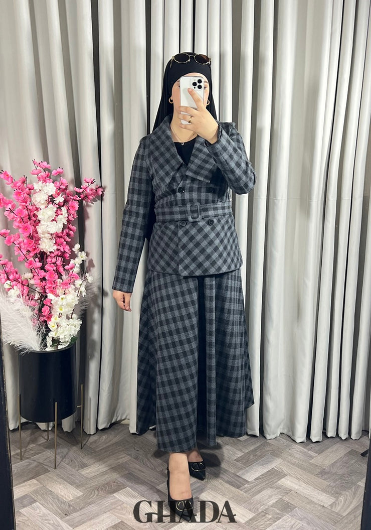 Ensemble veste et jupe à carreaux