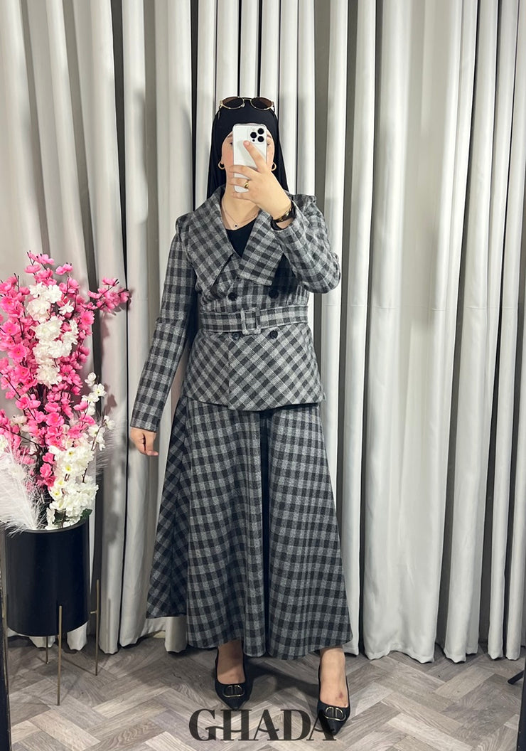 Ensemble veste et jupe à carreaux