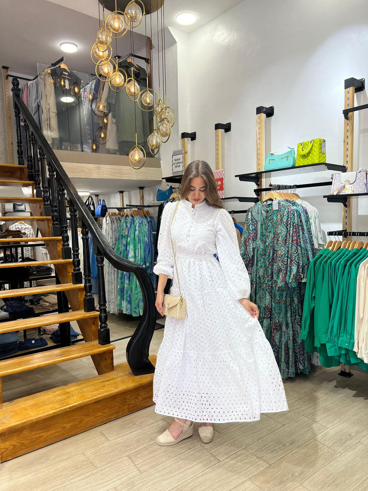 Robe blanche brodée
