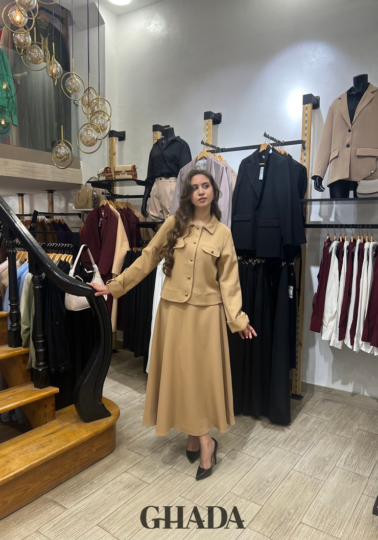 Ensemble avec jupe en beige
