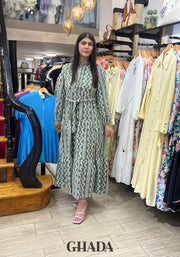 Robe brodée en vert kaki