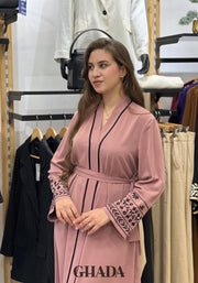 Abaya avec manches brodées