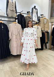 Robe brodée à motif