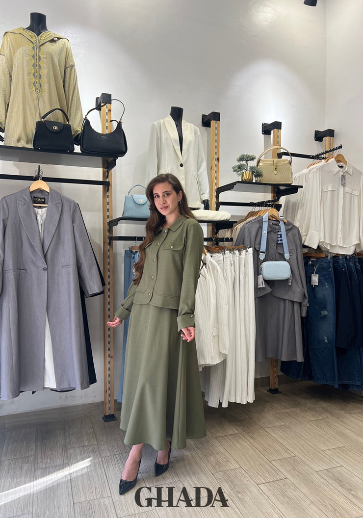 Ensemble avec jupe en vert kaki
