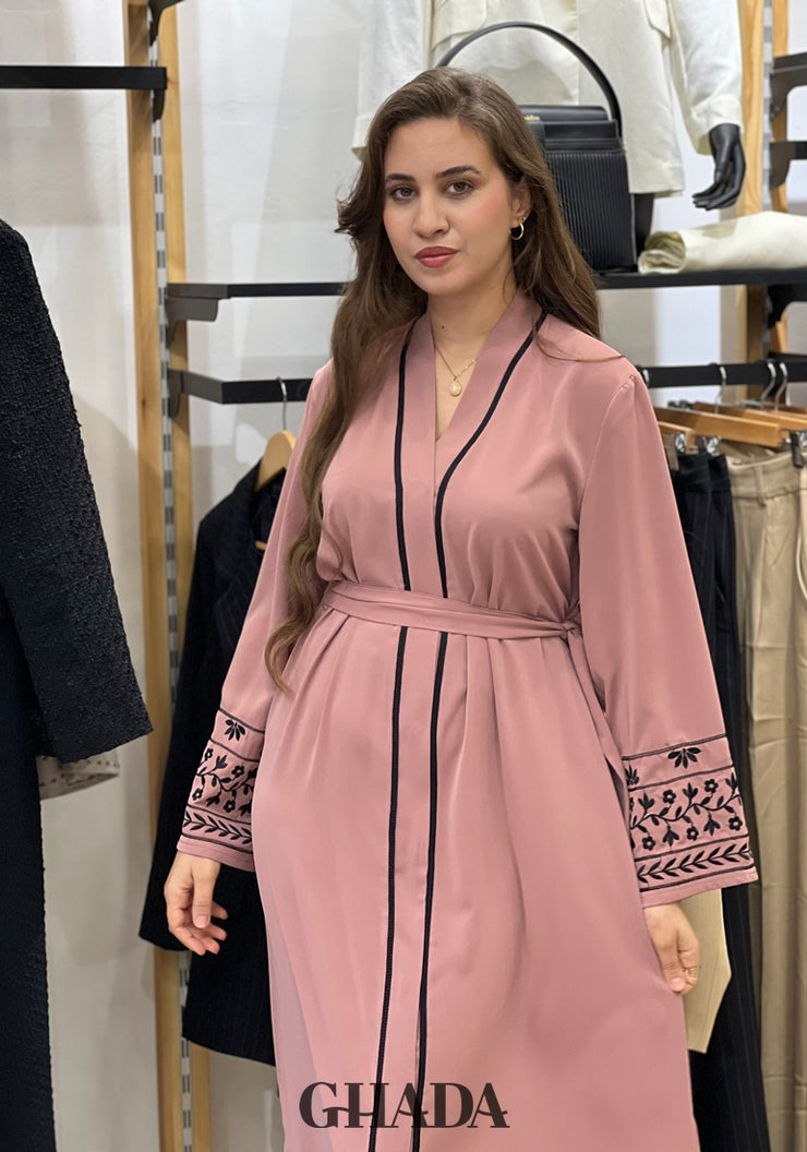 Abaya avec manches brodées