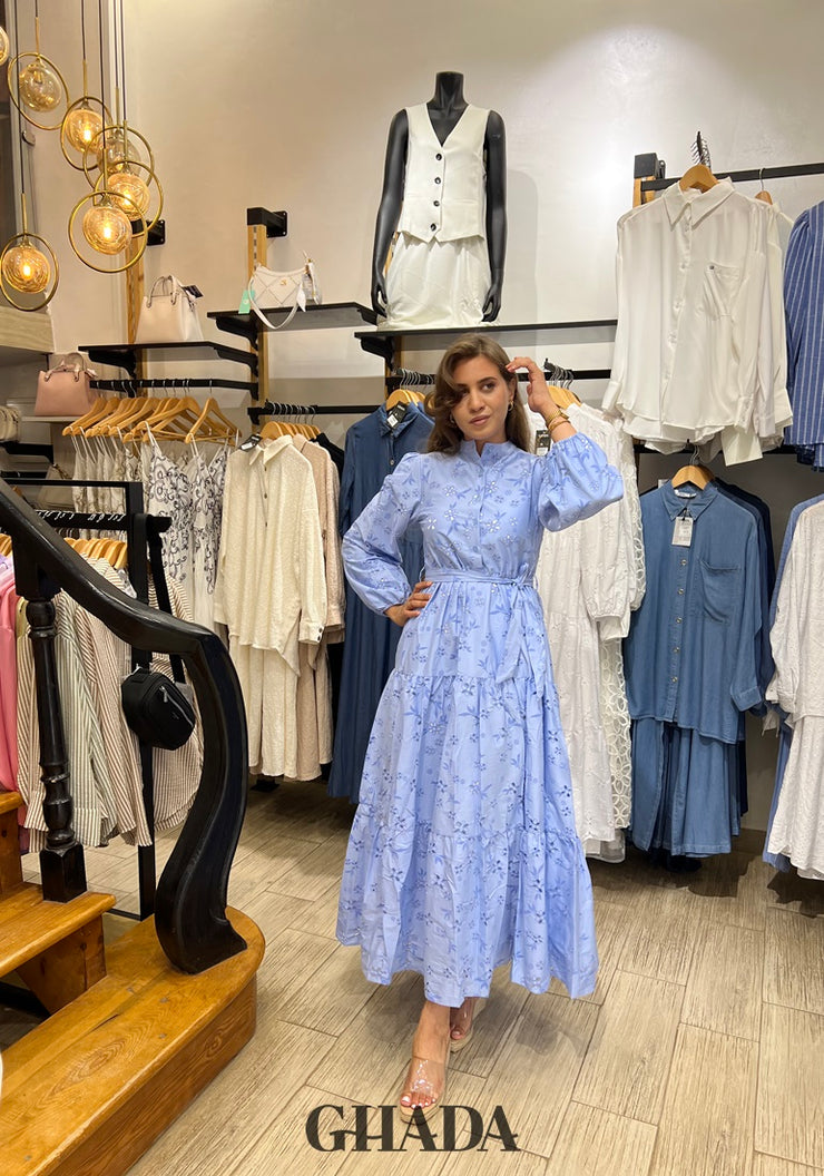 Robe en dentelle bleu ciel