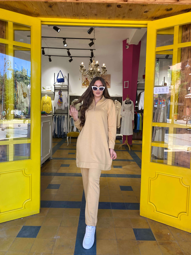 Ensemble de survêtement en beige foncé