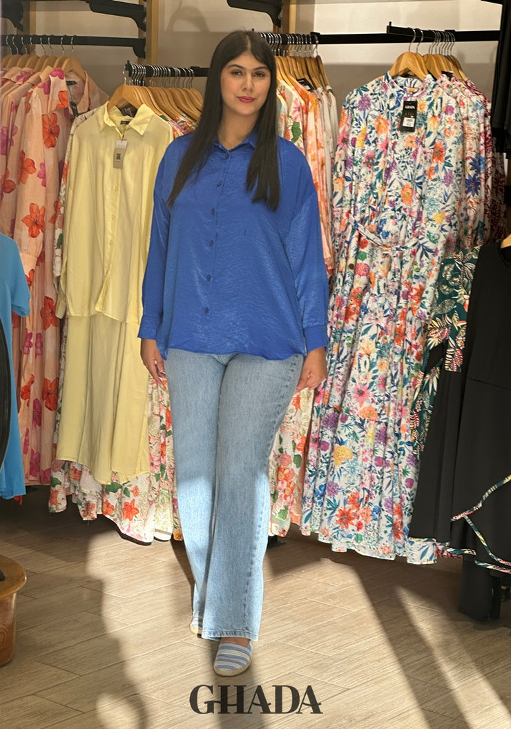 Chemise satinée en bleu roi