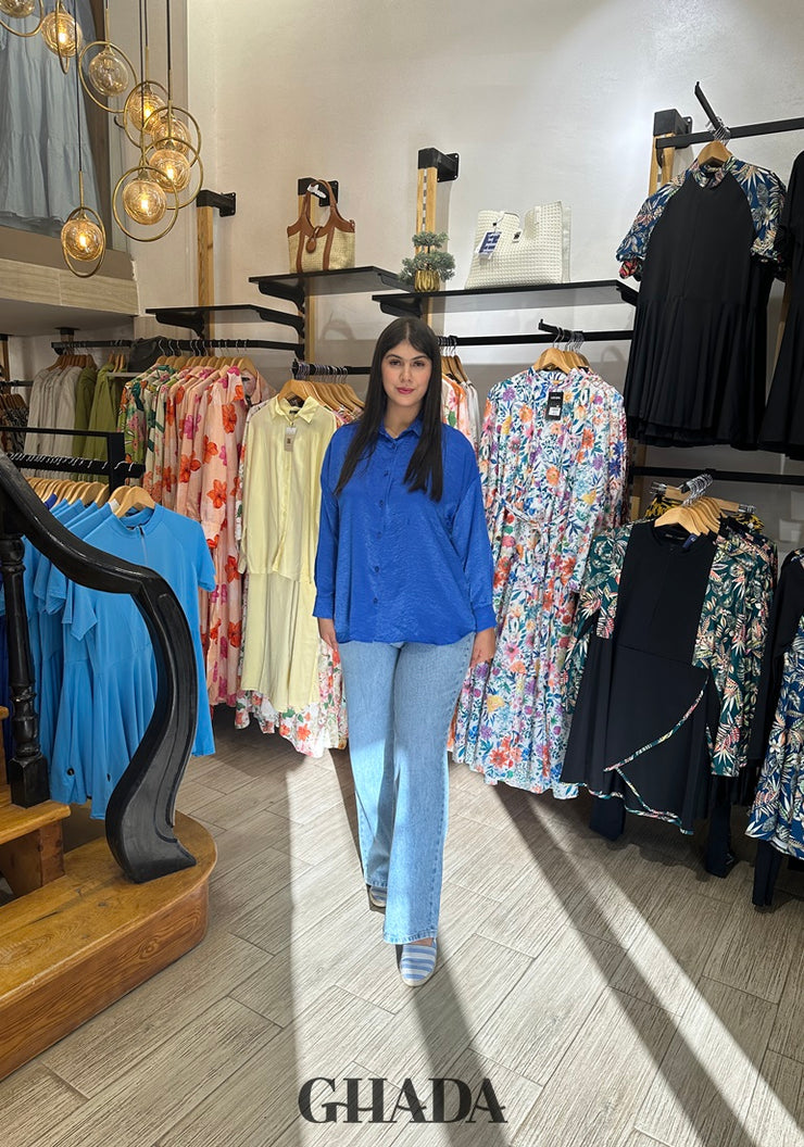 Chemise satinée en bleu roi