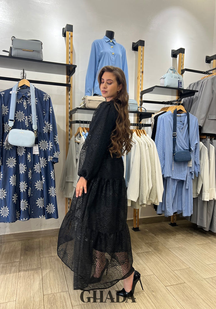 Robe noire en dentelle