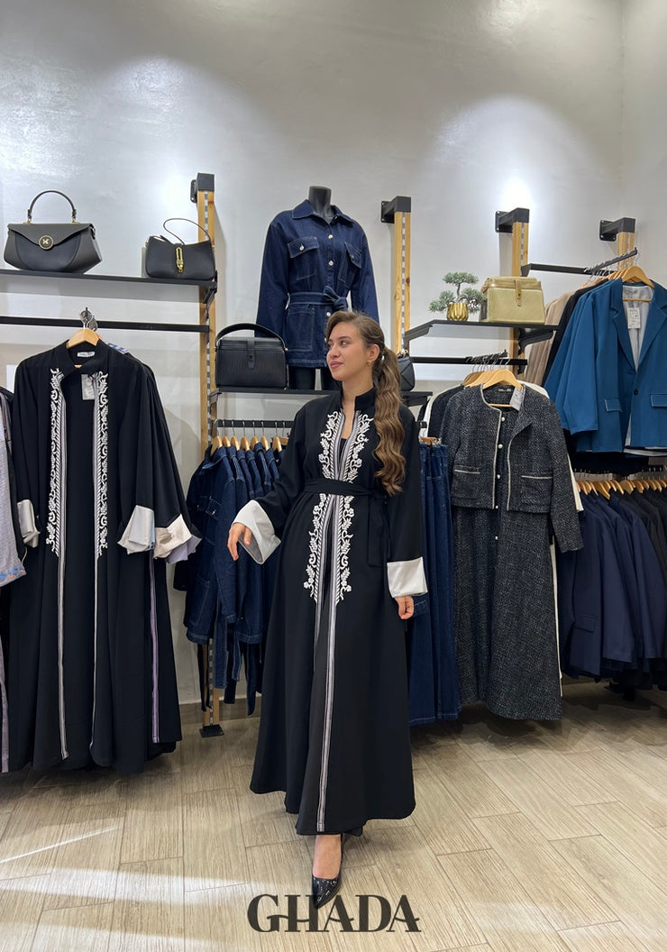 Abaya avec broderie