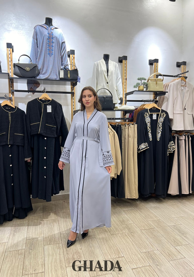 Abaya avec manches brodées