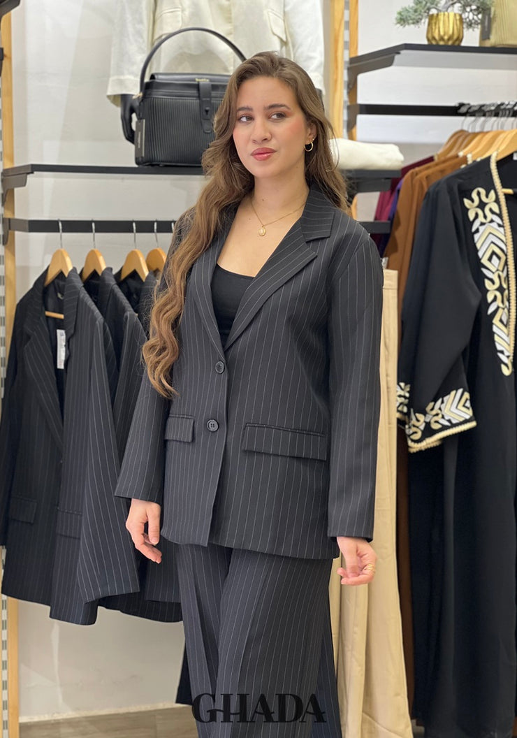 Ensemble tailleur à rayures en noir