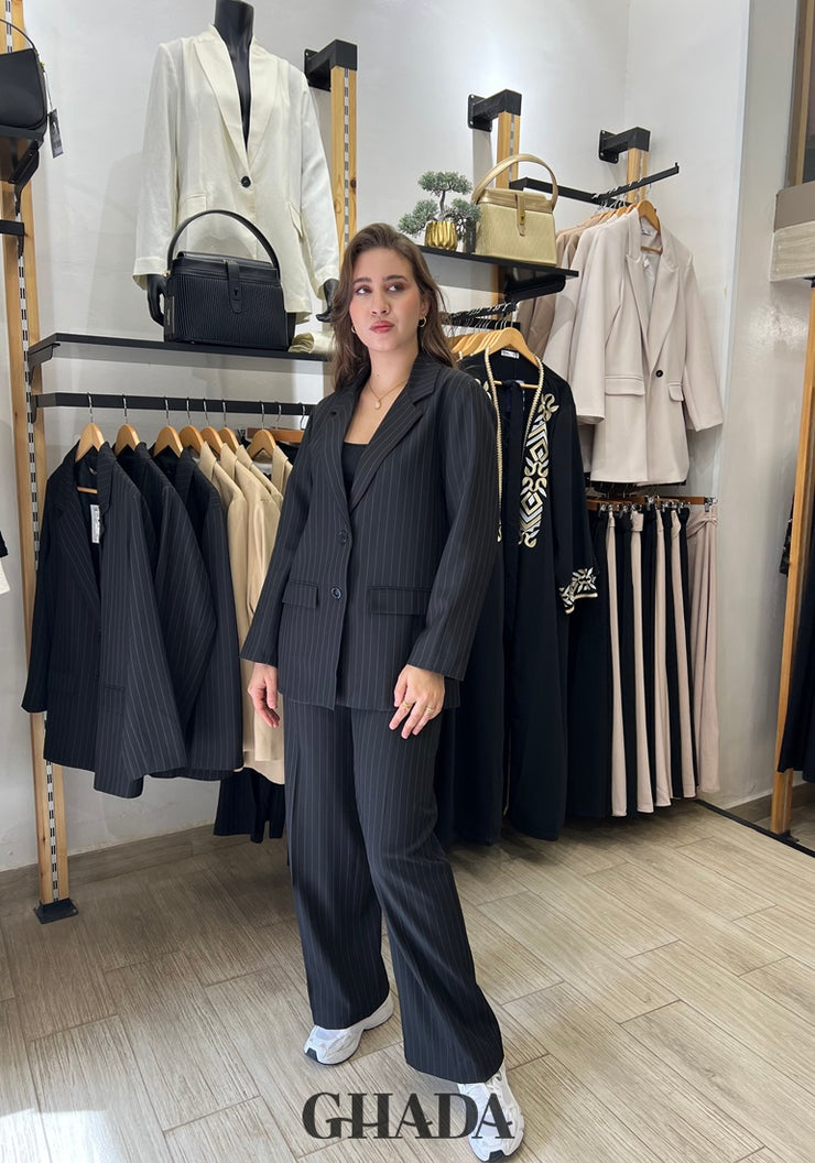 Ensemble tailleur à rayures en noir
