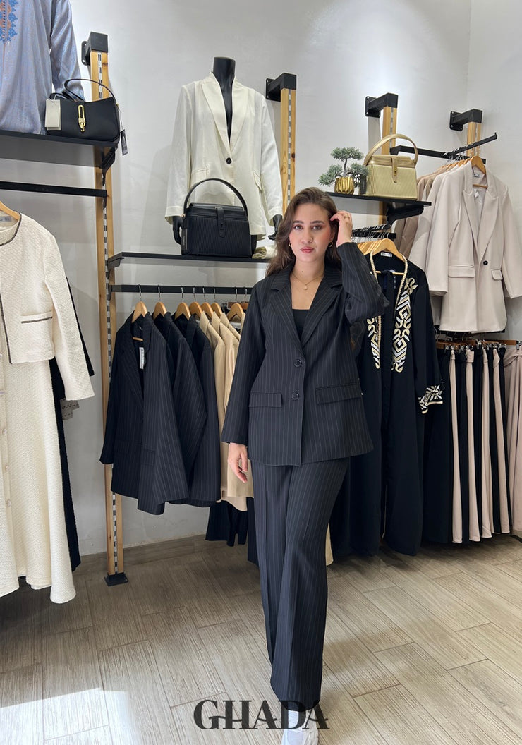Ensemble tailleur à rayures en noir