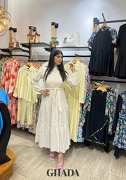 Robe brodée avec doublure