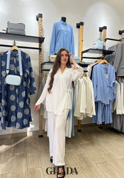 Ensemble en lin à rayures en beige