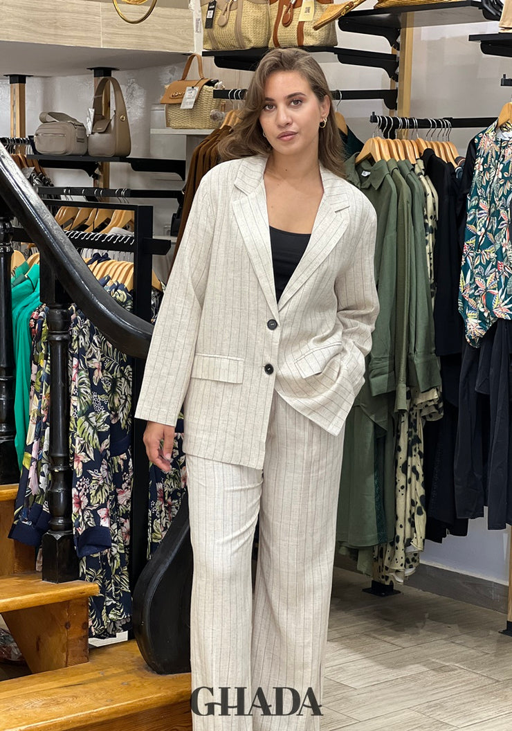 Ensemble tailleur en lin à rayures en beige clair