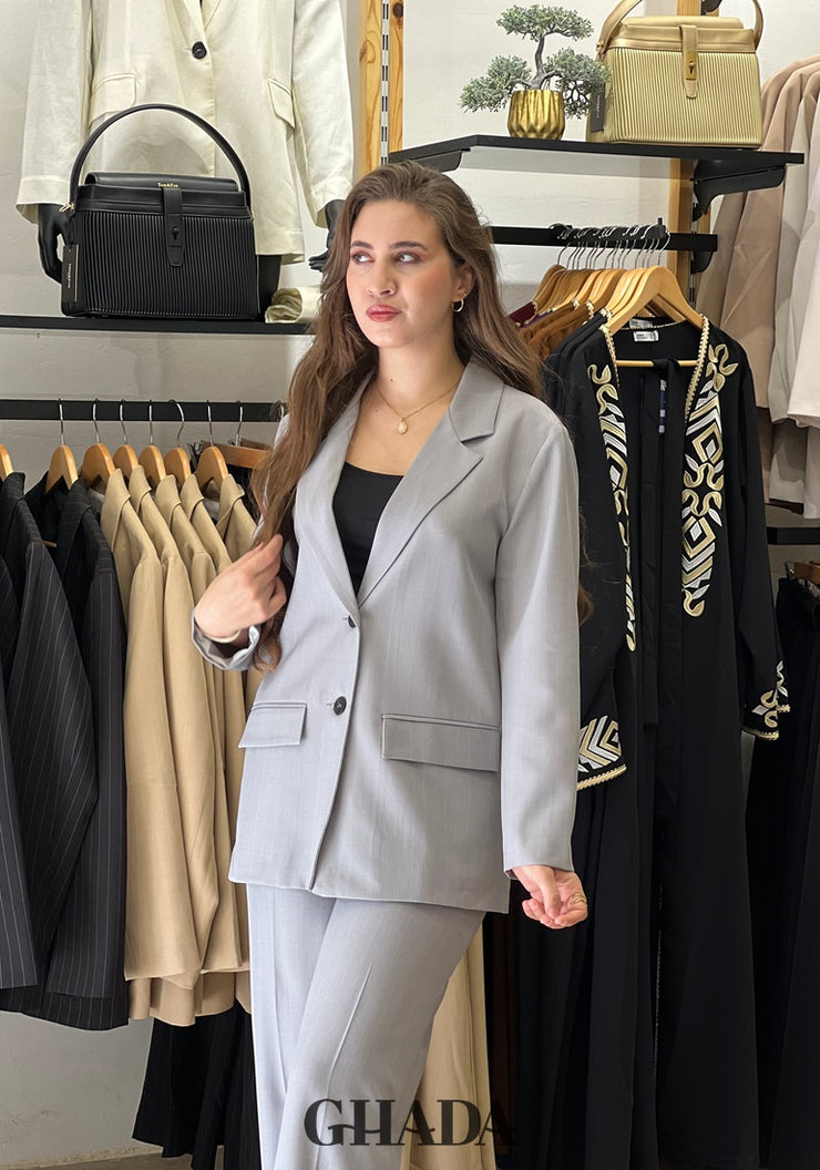 Ensemble tailleur à rayures en gris