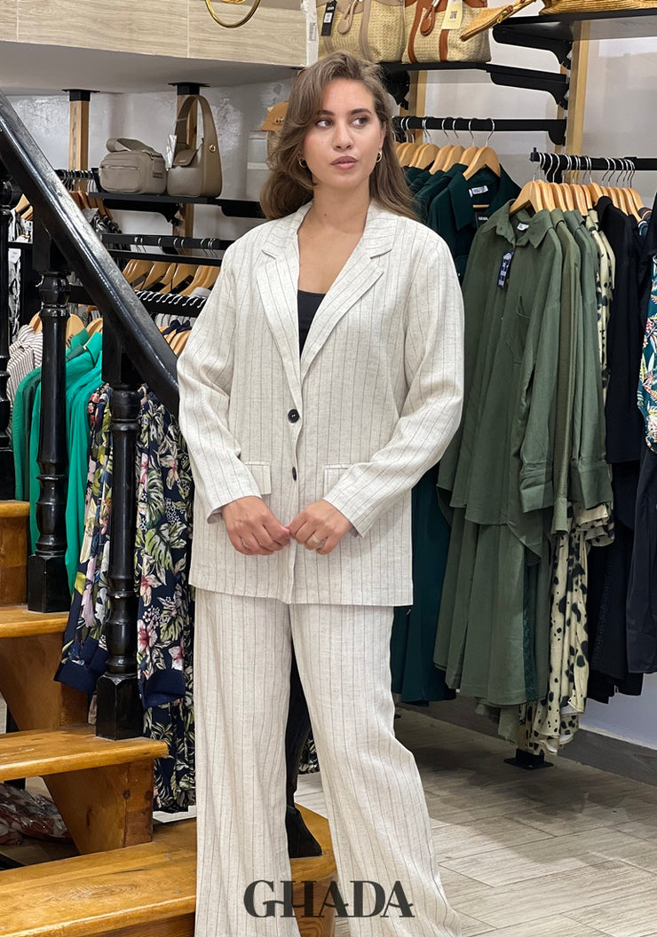 Ensemble tailleur en lin à rayures en beige clair
