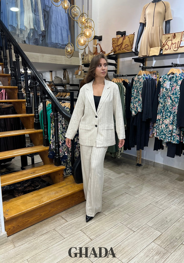 Ensemble tailleur en lin à rayures en beige clair