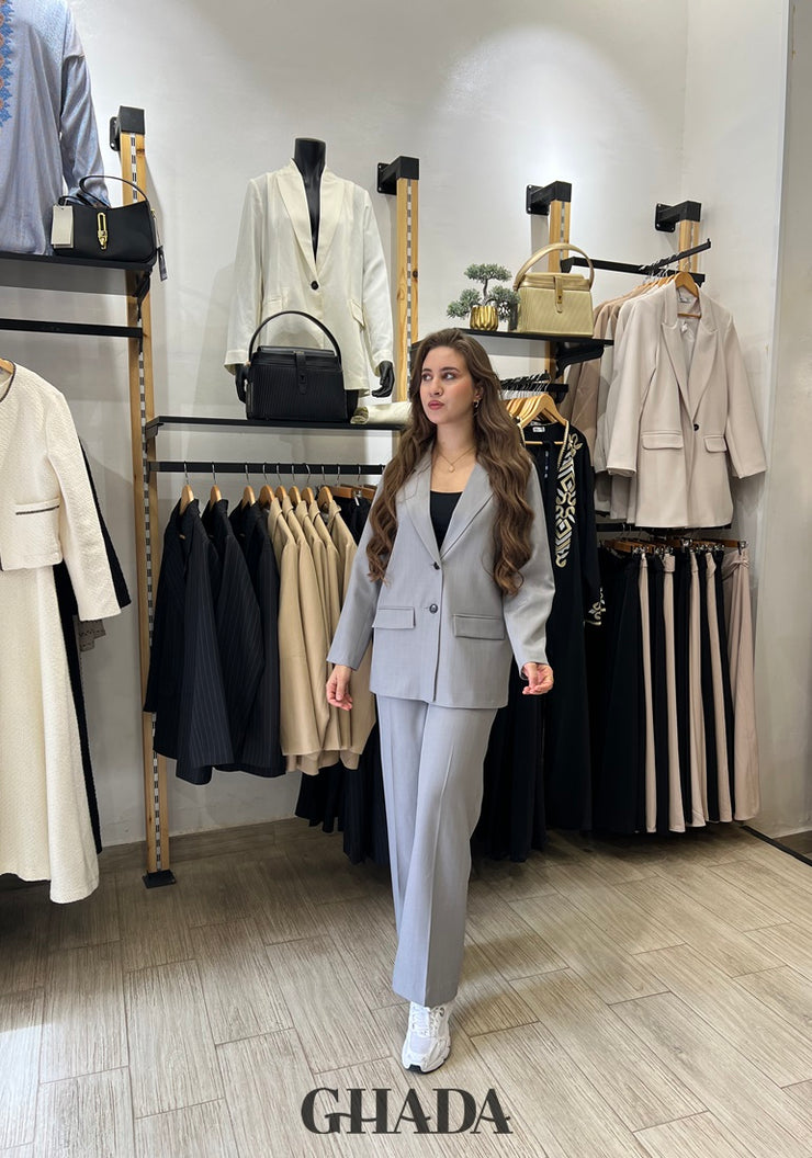 Ensemble tailleur à rayures en gris