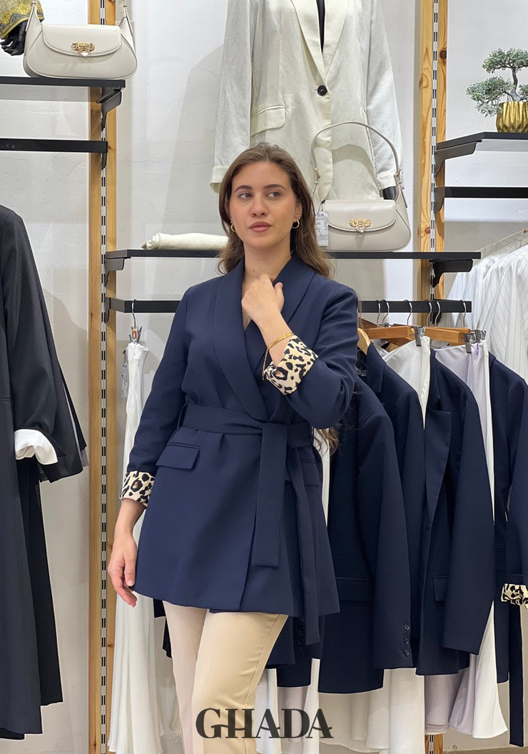 Veste bleu marine ceinturée