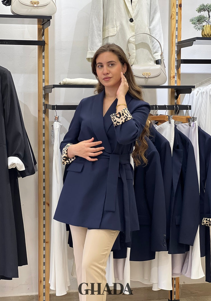 Veste bleu marine ceinturée