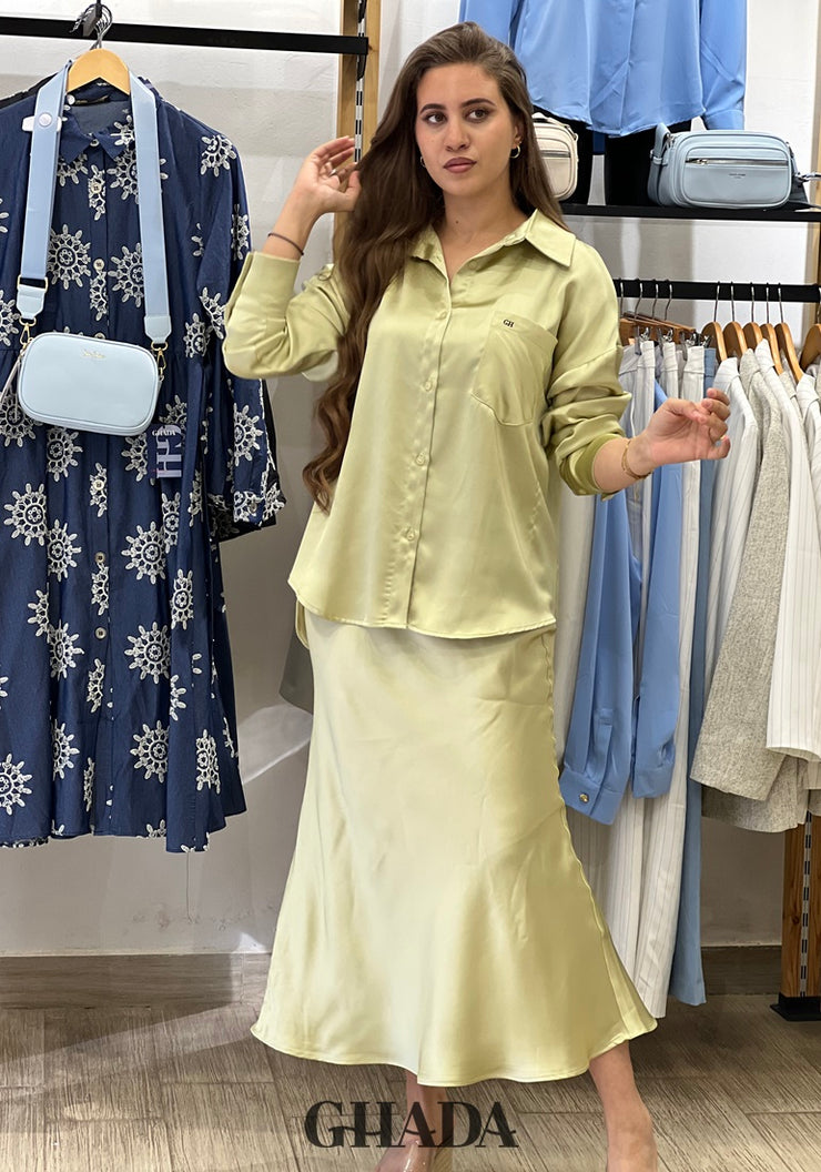 Chemise satinée en vert