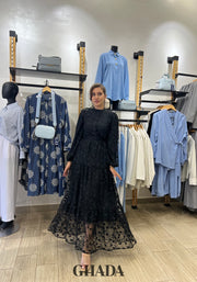 Robe noire en dentelle