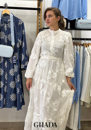Robe blanche en dentelle